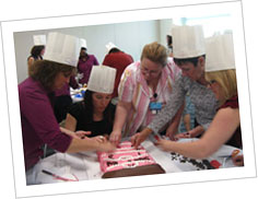 cake decorating teambuilding